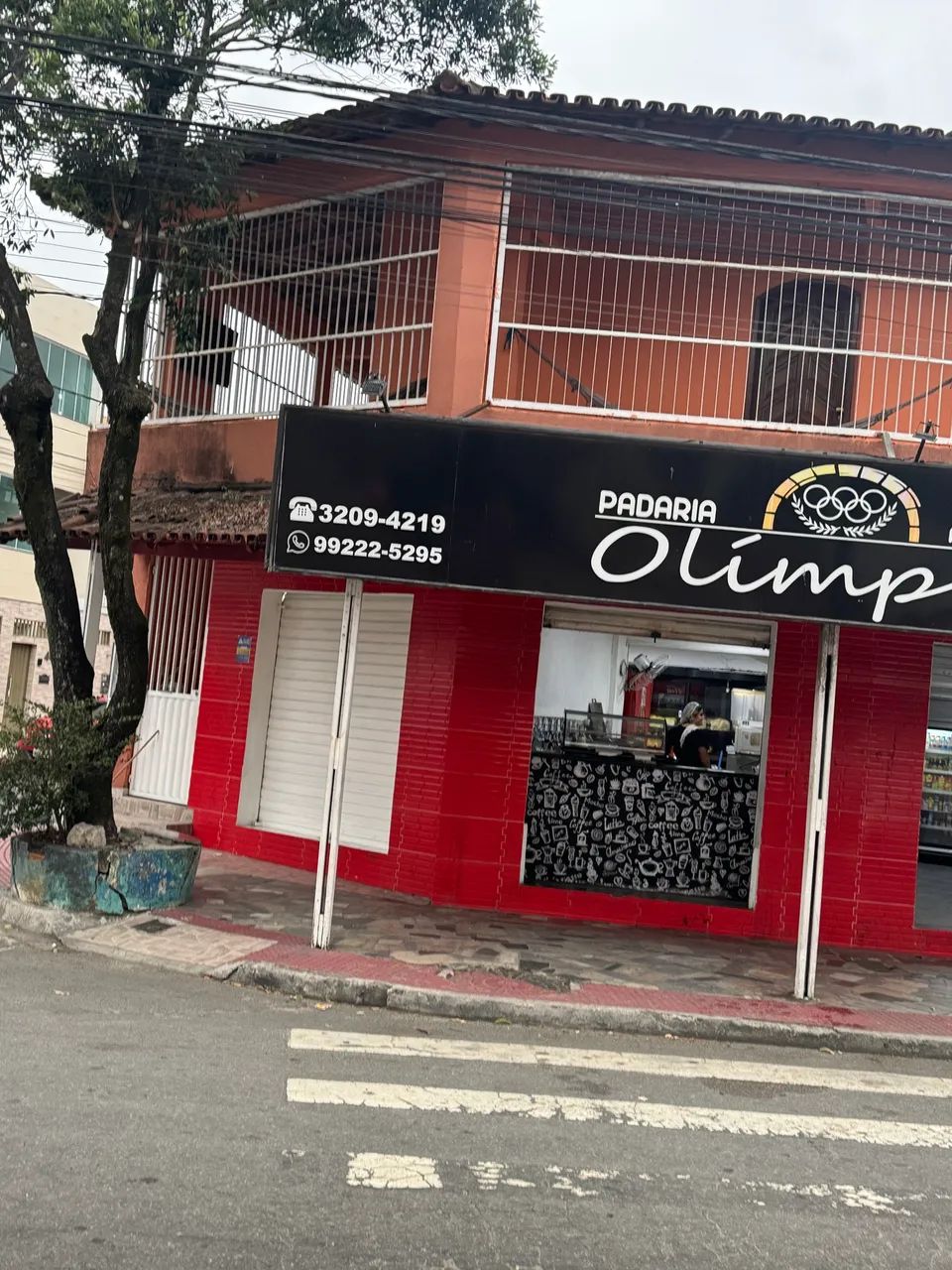 Aluga-se ponto comercial 