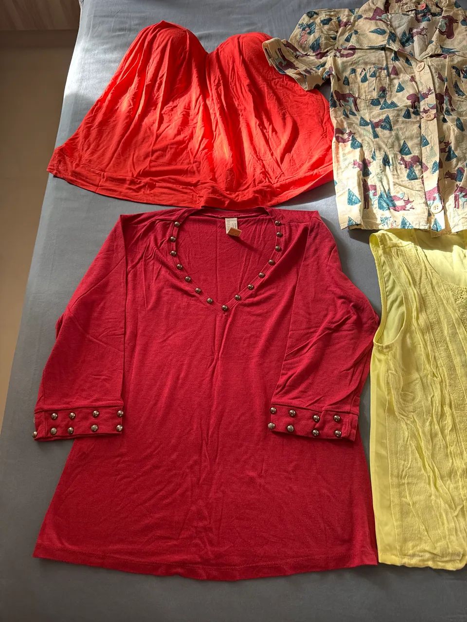 Lote de blusas TAM P - Foto 2