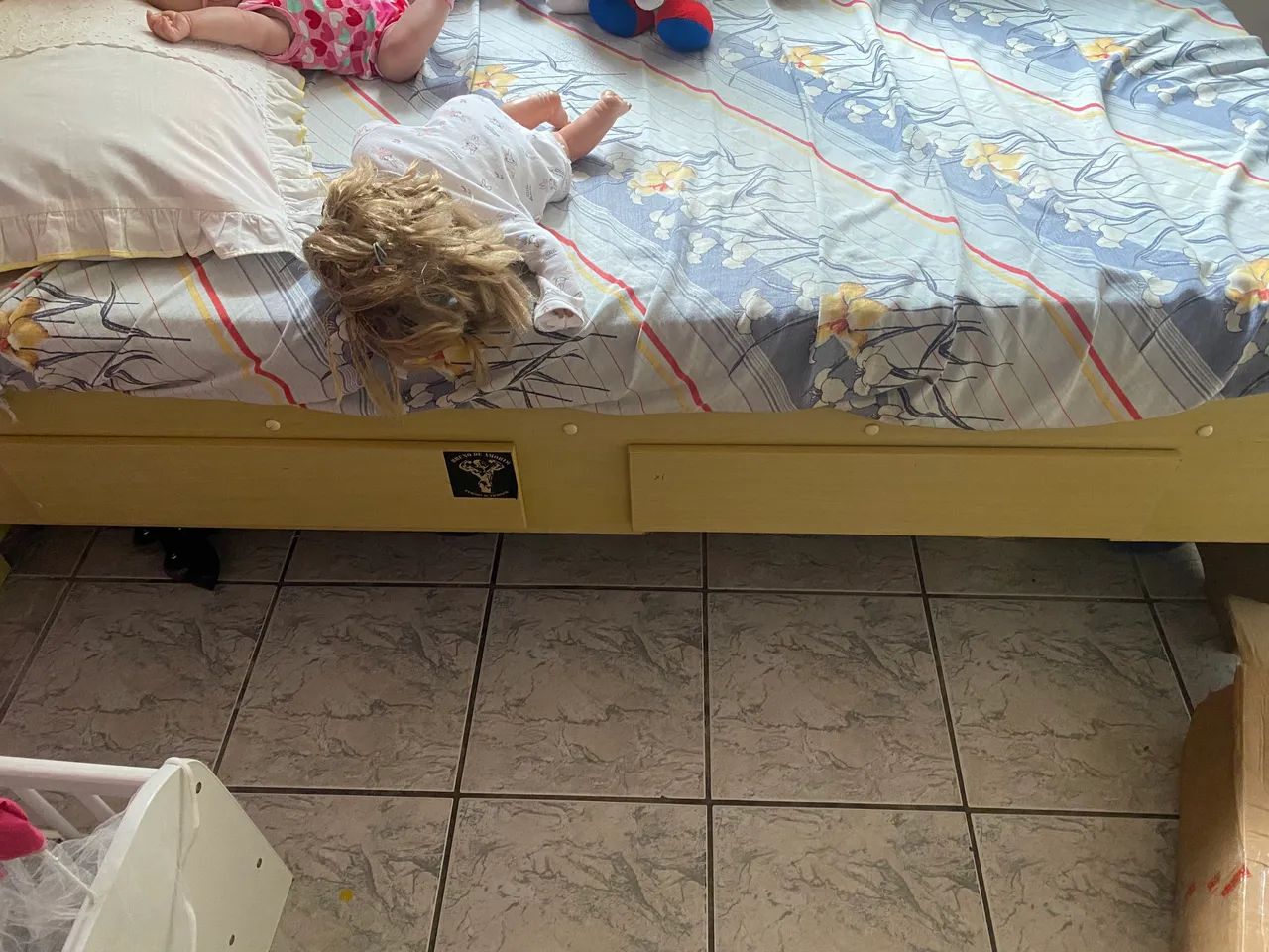 Cama de solteiro com gavetas em ótimo estado  - Foto 4
