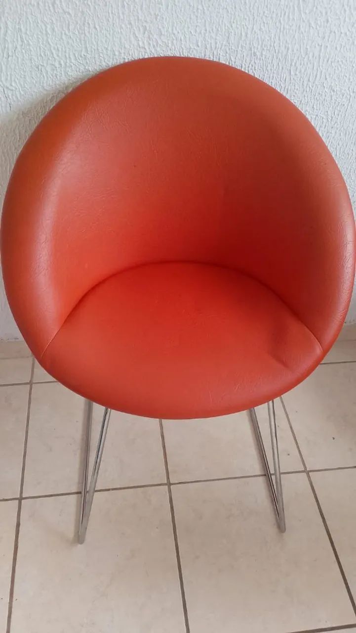 Vendo cadeira, muito macia! 