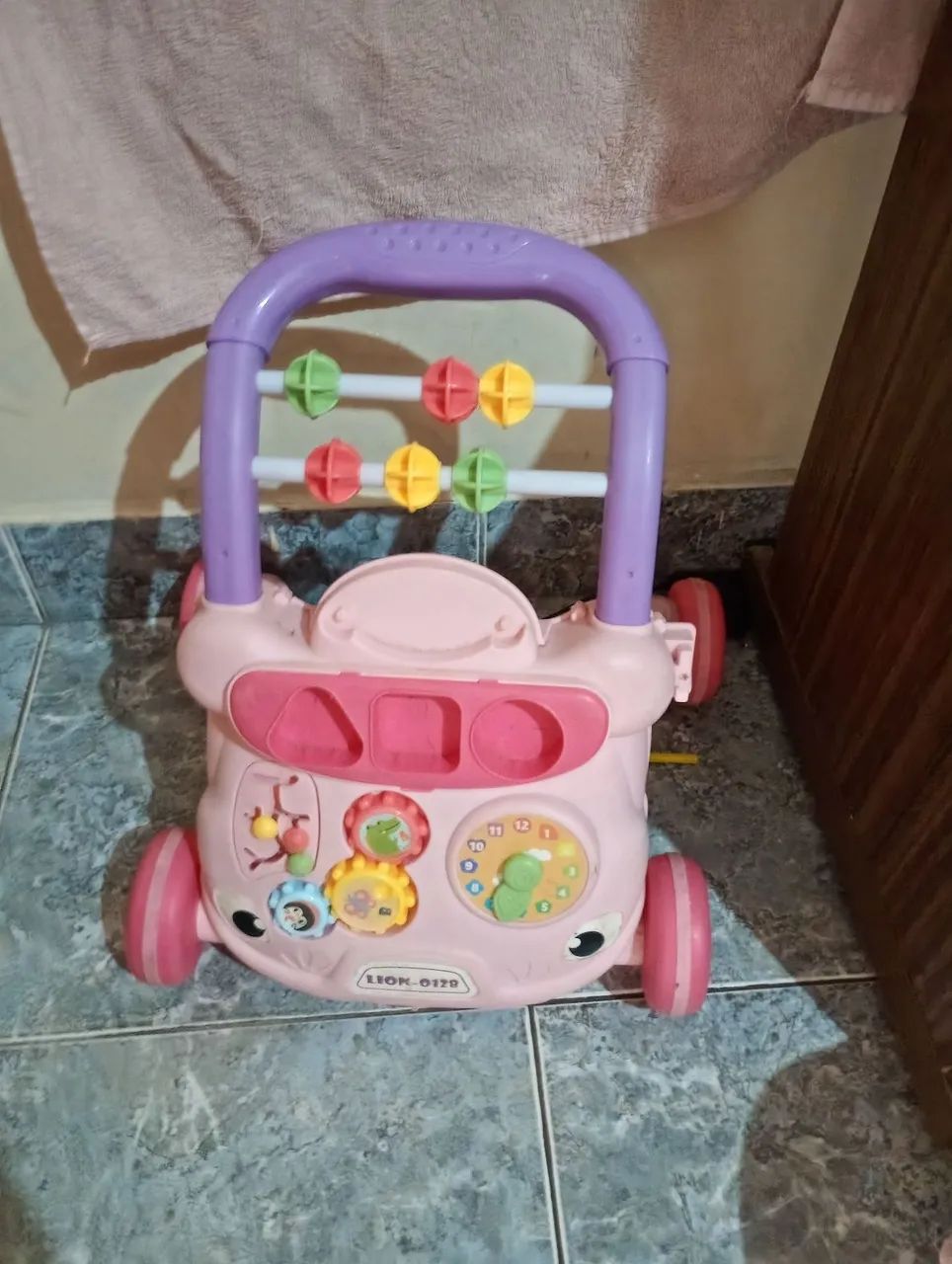 Andador e cadeira de alimentação  - Foto 5