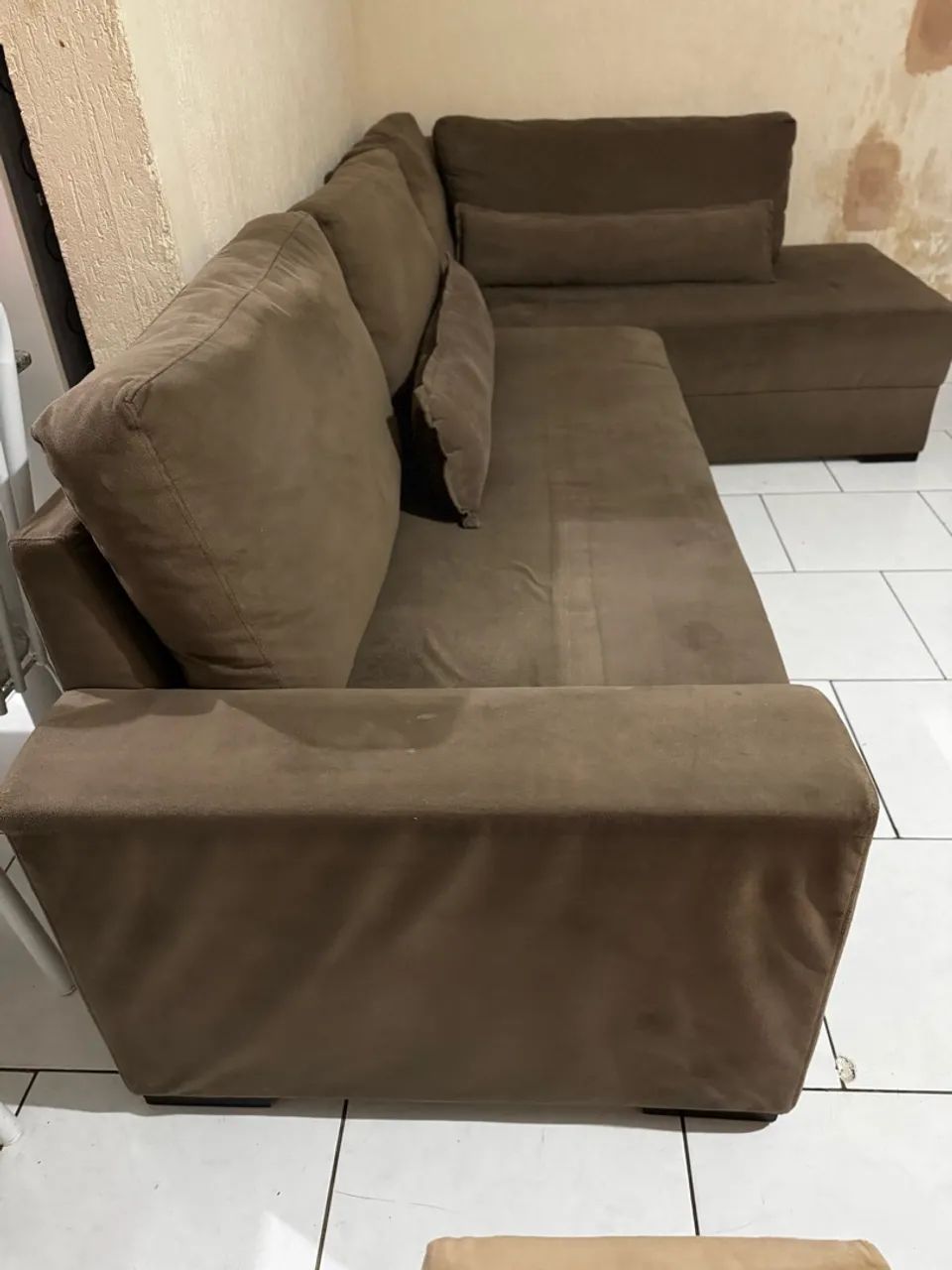Sofá grande dois módulos sem detalhes 