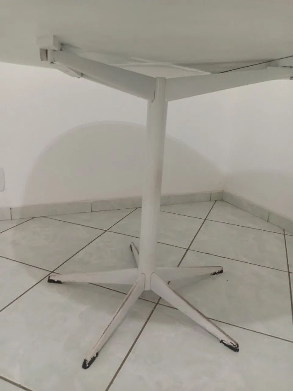 Jogo de Mesa com 4 Cadeiras- Antiguidade Rara! - Foto 4