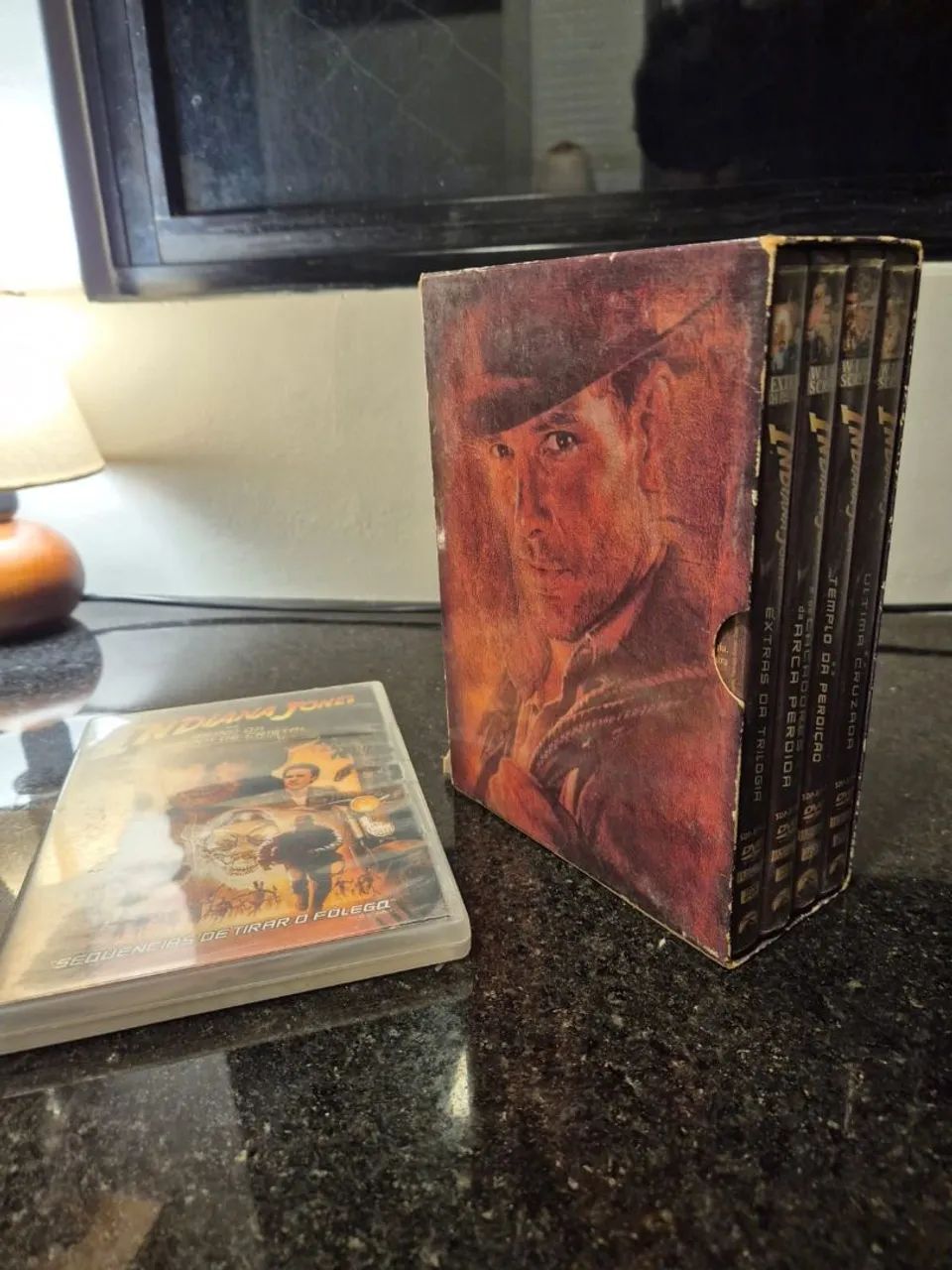 Box de DVDs Indiana Jones + O Reino da Caveira de Cristal - Foto 2