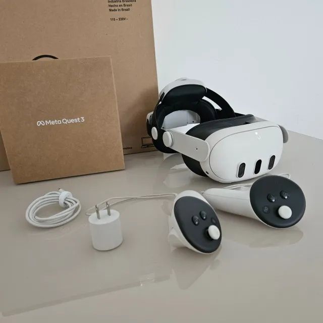 Faço envio - Quest 3 Completo e em perfeito estado com 2 controles + brindes