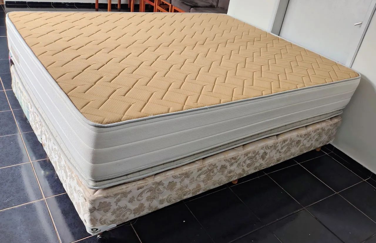 Cama box Queen 1,58x1,98 usada  - Foto 2