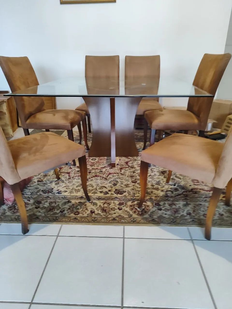 Mesa de jantar tampo de vidro marca Sierra 