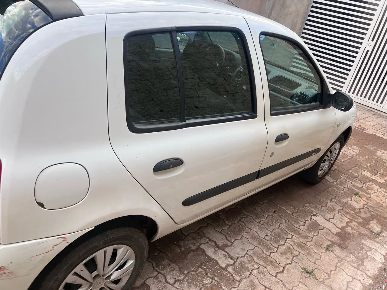 Renault Clio CLIO HI-FLEX 1.0 16V 5P 2011