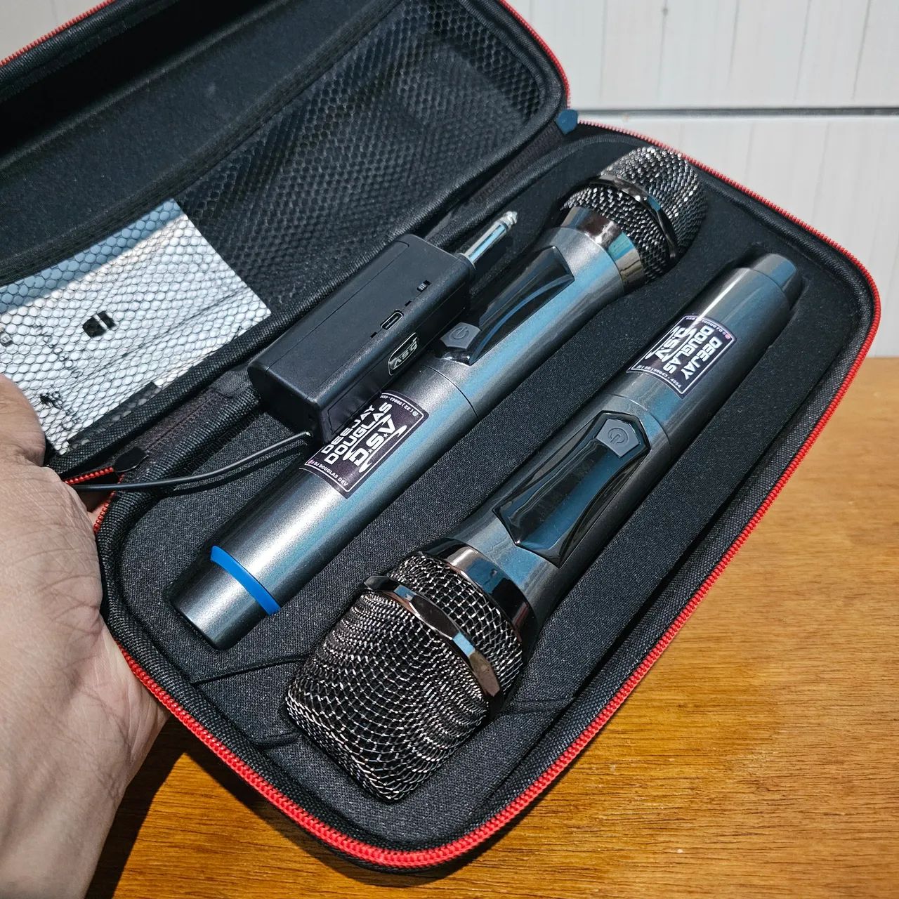 KIT COMPLETO DE MICROFONES SEM FIO, SERVE PARA KARAOKE  - Foto 4