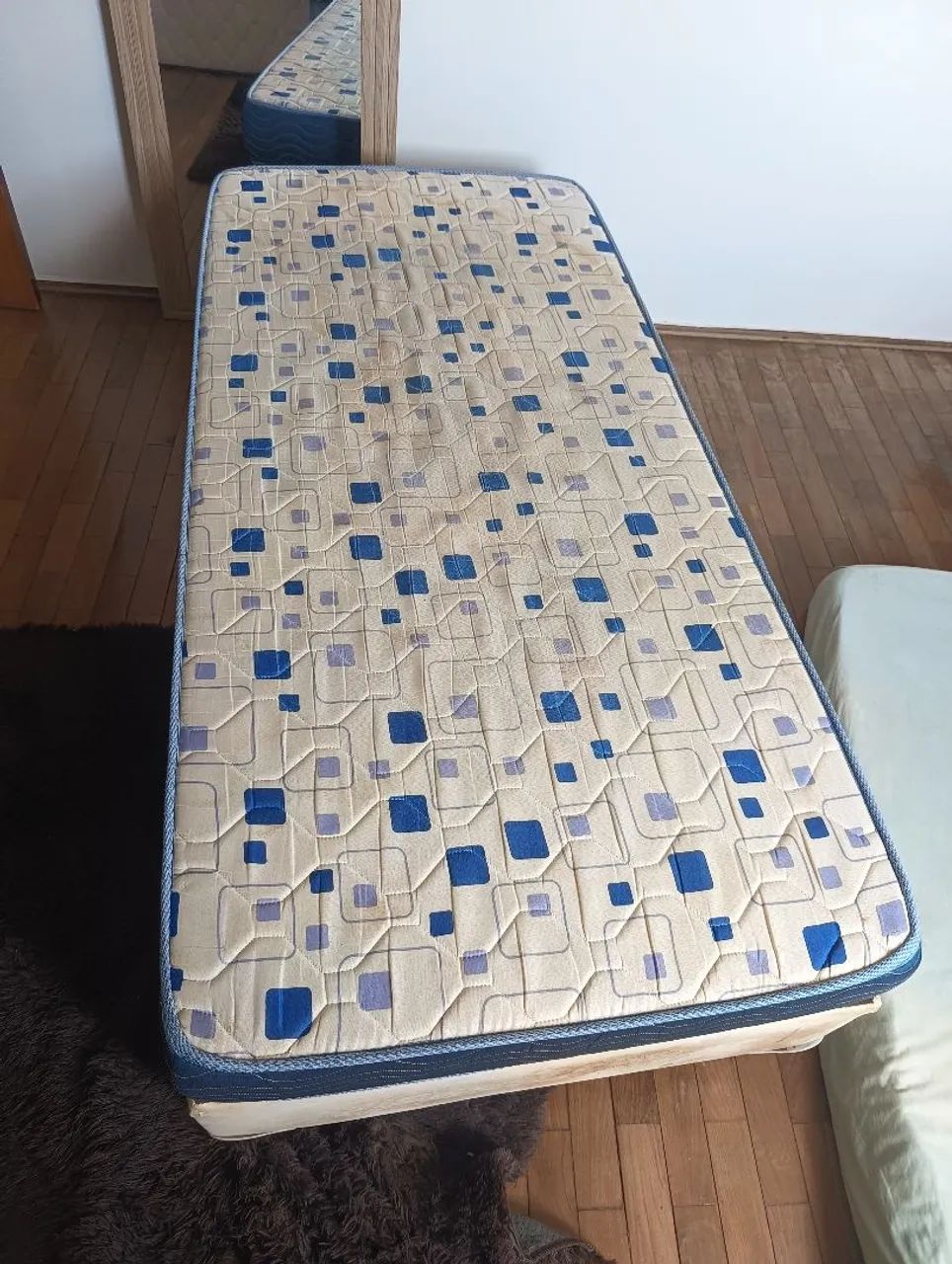 Cama de solteiro usada (box e colchão) - Foto 2