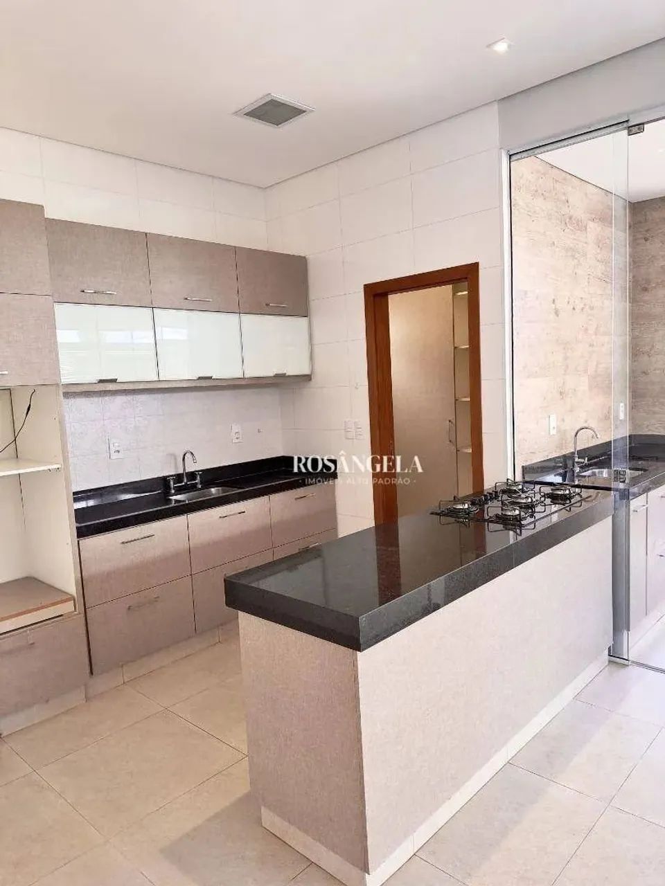 Casa com 3 suites para alugar, 185 m² por R$ 6.976/mês - Residencial Village Damha Rio Pre