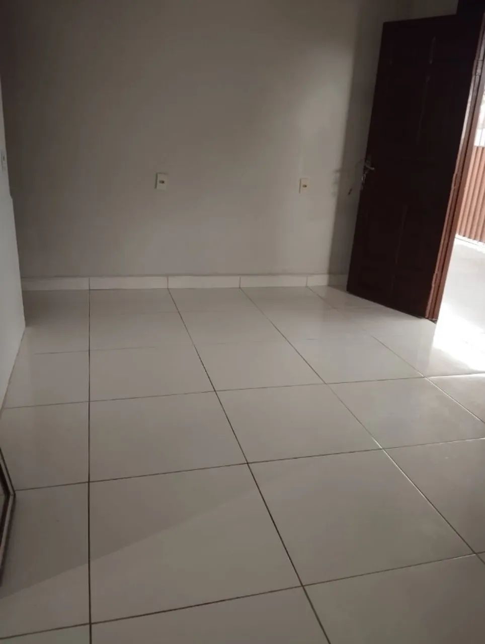 Alugo casa próximo ao shopping - Foto 3