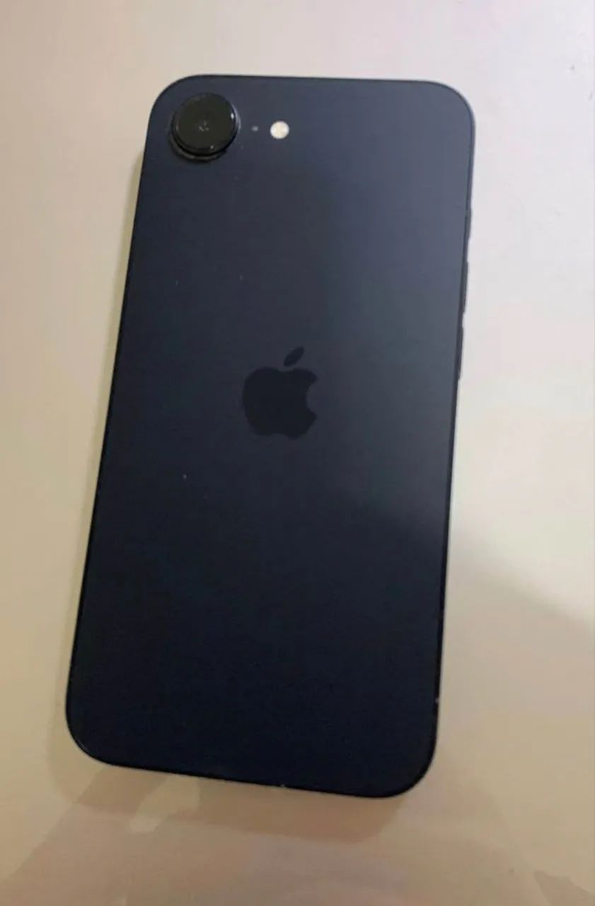 iPhone 16e 128GB Preto - bateria 90% - Foto 2