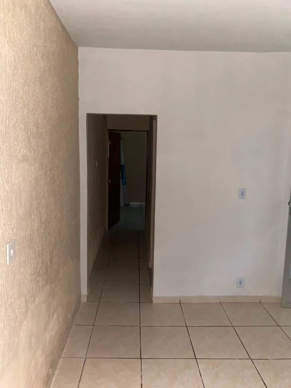 ALUGO CASA 2 QUARTOS E VARANDA GRANDE - Foto 4