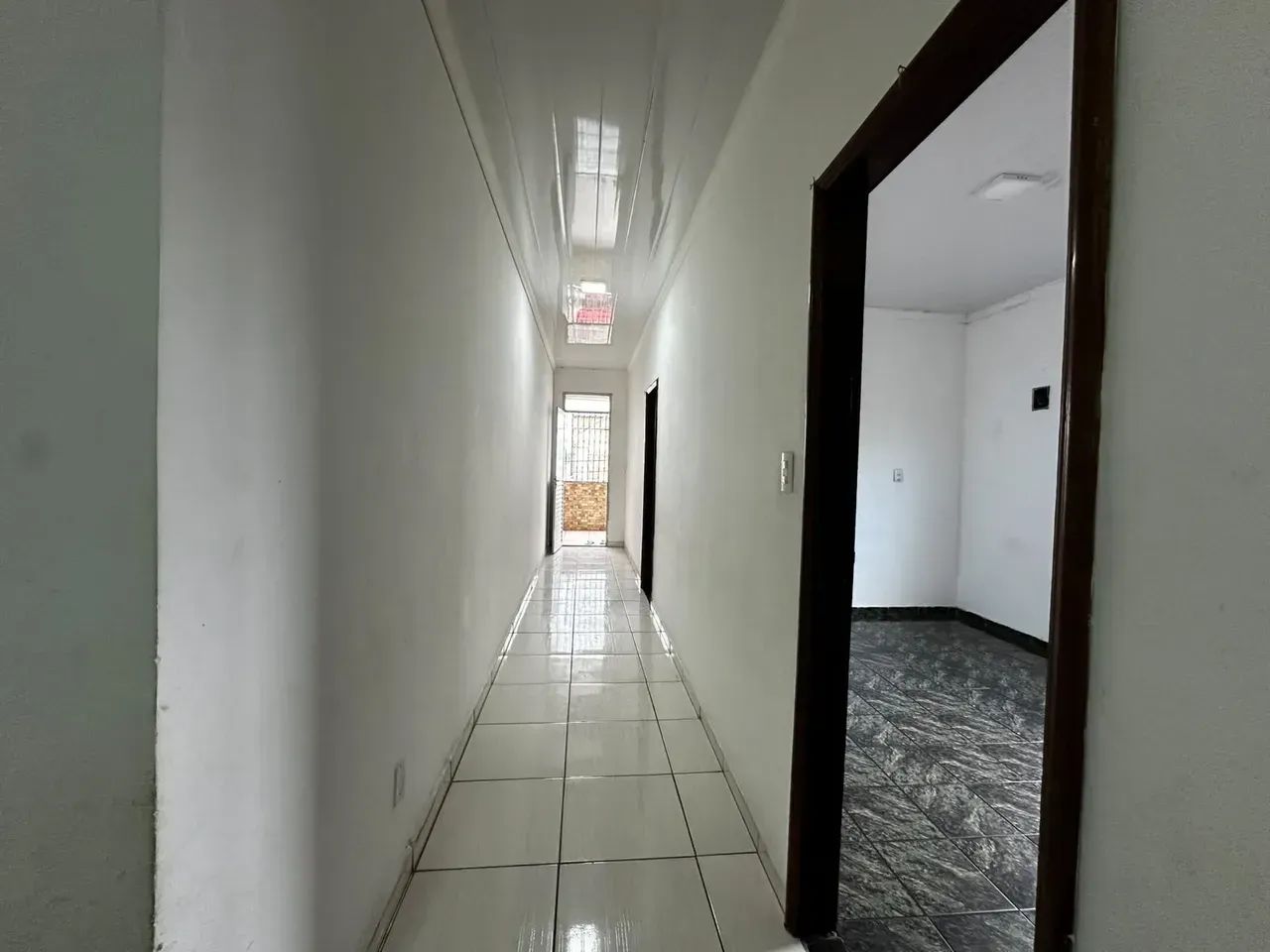 ALUGO CASA AMPLA COM 3 QUARTOS - Foto 2
