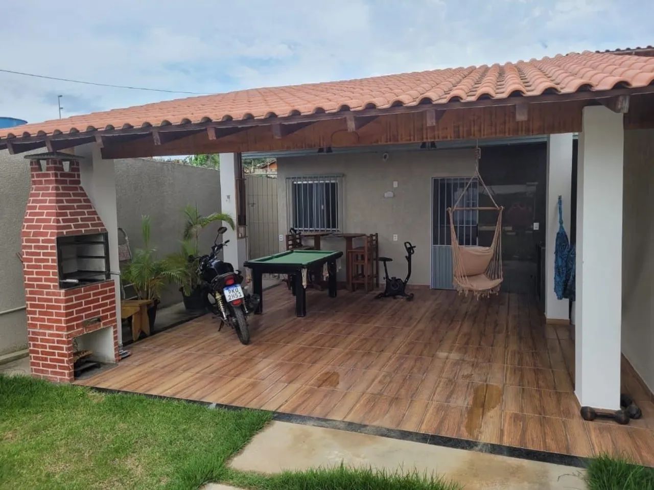 Casa á venda com área de lazer e amplo espaço externo . - Foto 2