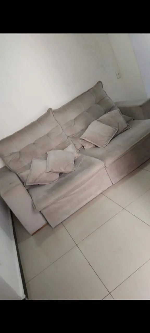 Sofá retrátil  Largura 2.30 aberto 1.60 vai com todas almofadas