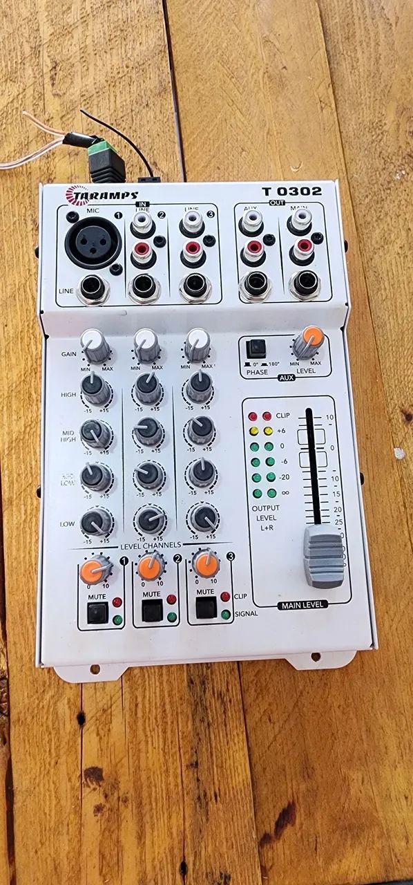 Mesa de som taramps 3 canais equalizador crossover