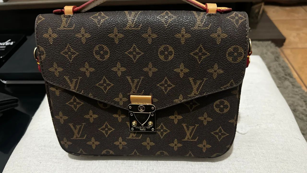 Bolsa inspiração Louis Vuitton 