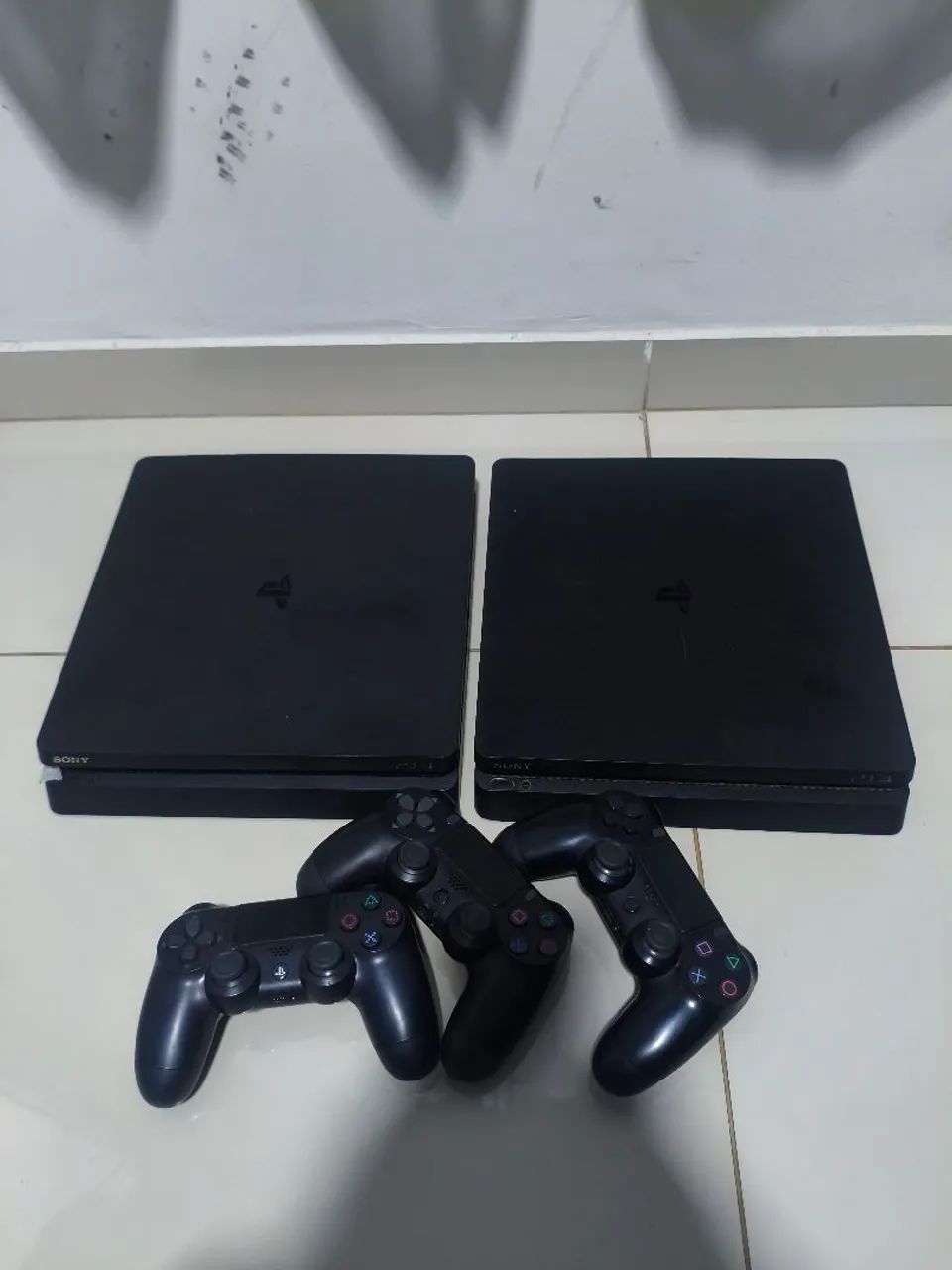 2 Ps4 com defeitos + controles.