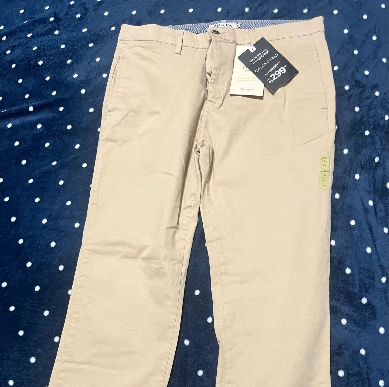 Calça Adlifestyle na etiqueta 