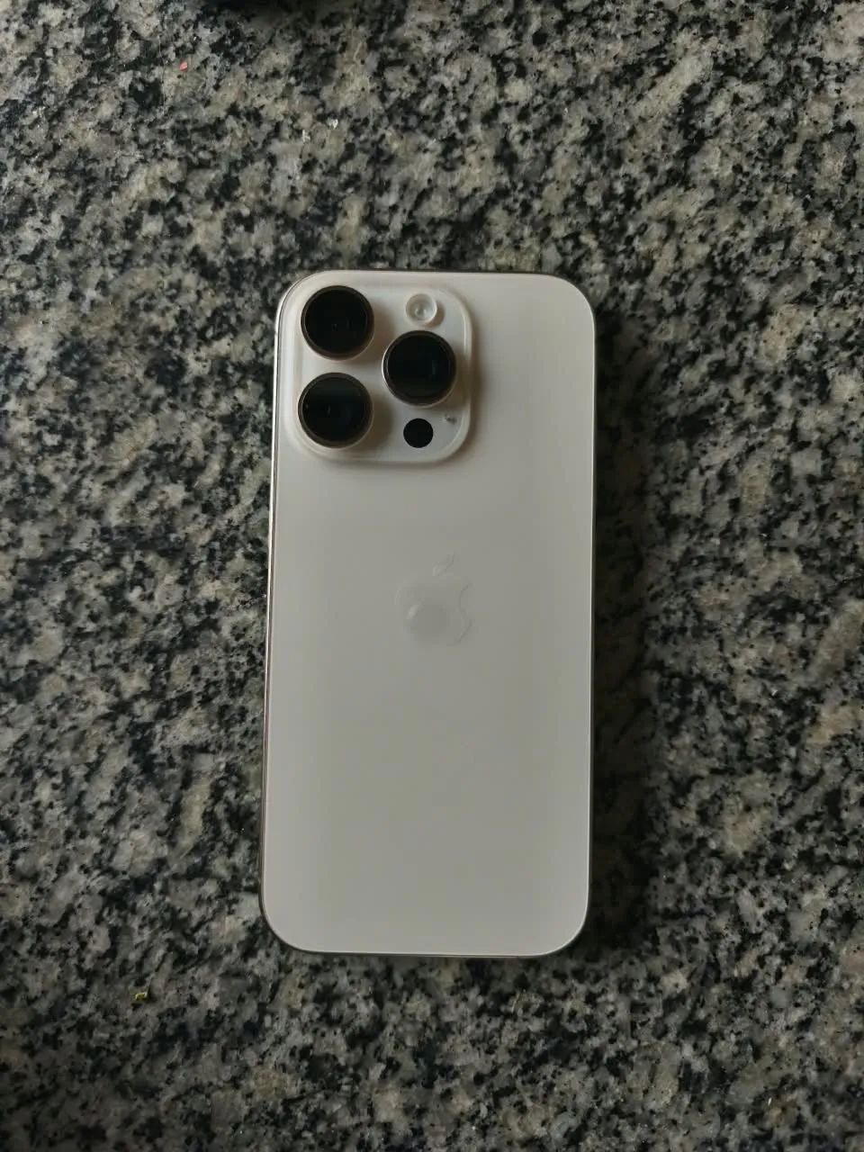 Vendo! iPhone 16 pro,128g,semi novo. - Foto 5