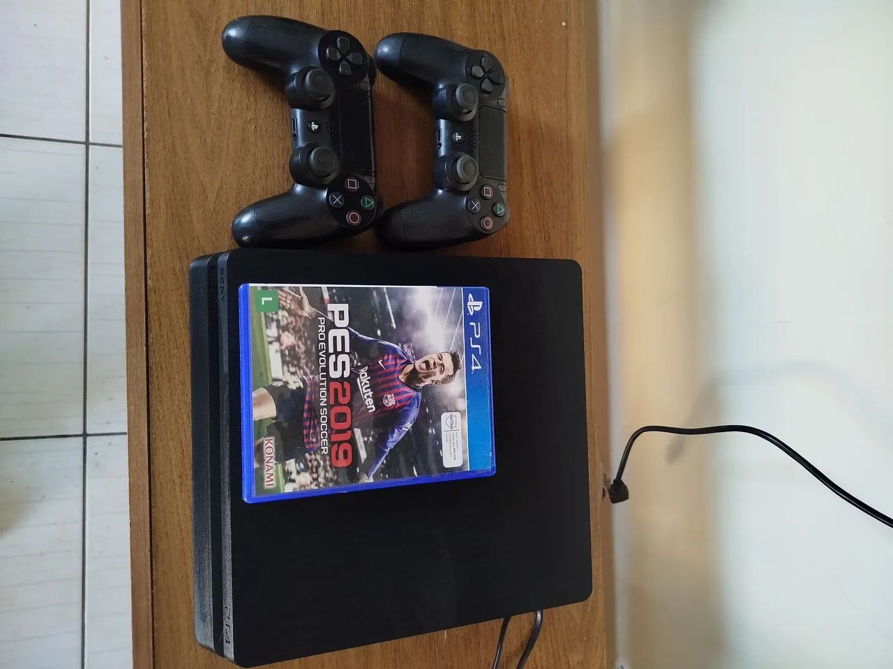 Ps4 slim com 2 controles - Foto 4