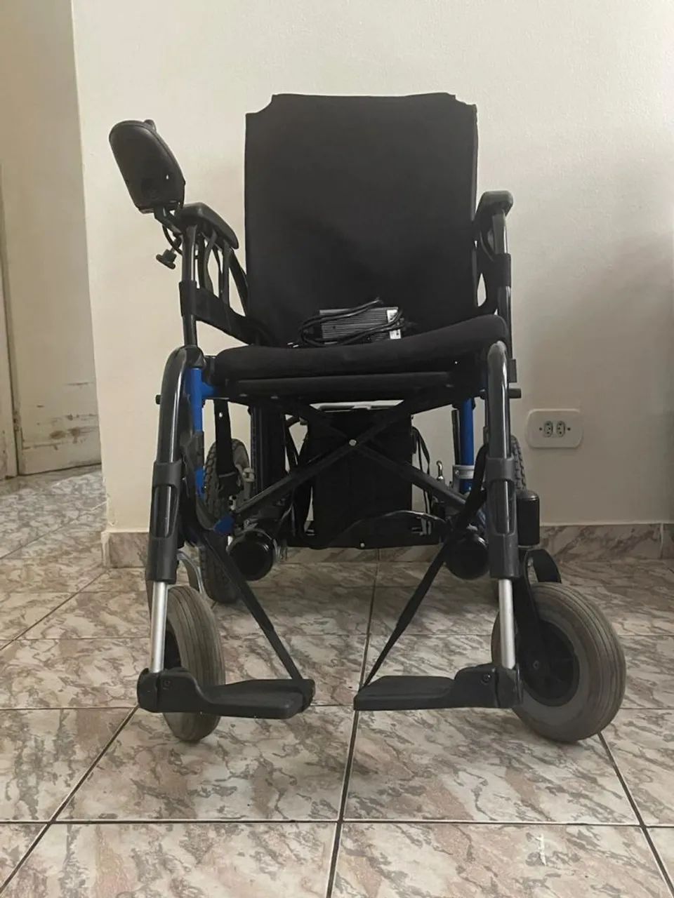 Cadeira de rodas motorizada  - Foto 4