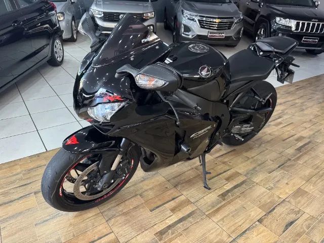 CBR 1000RR FIREBLADE - Foto 3