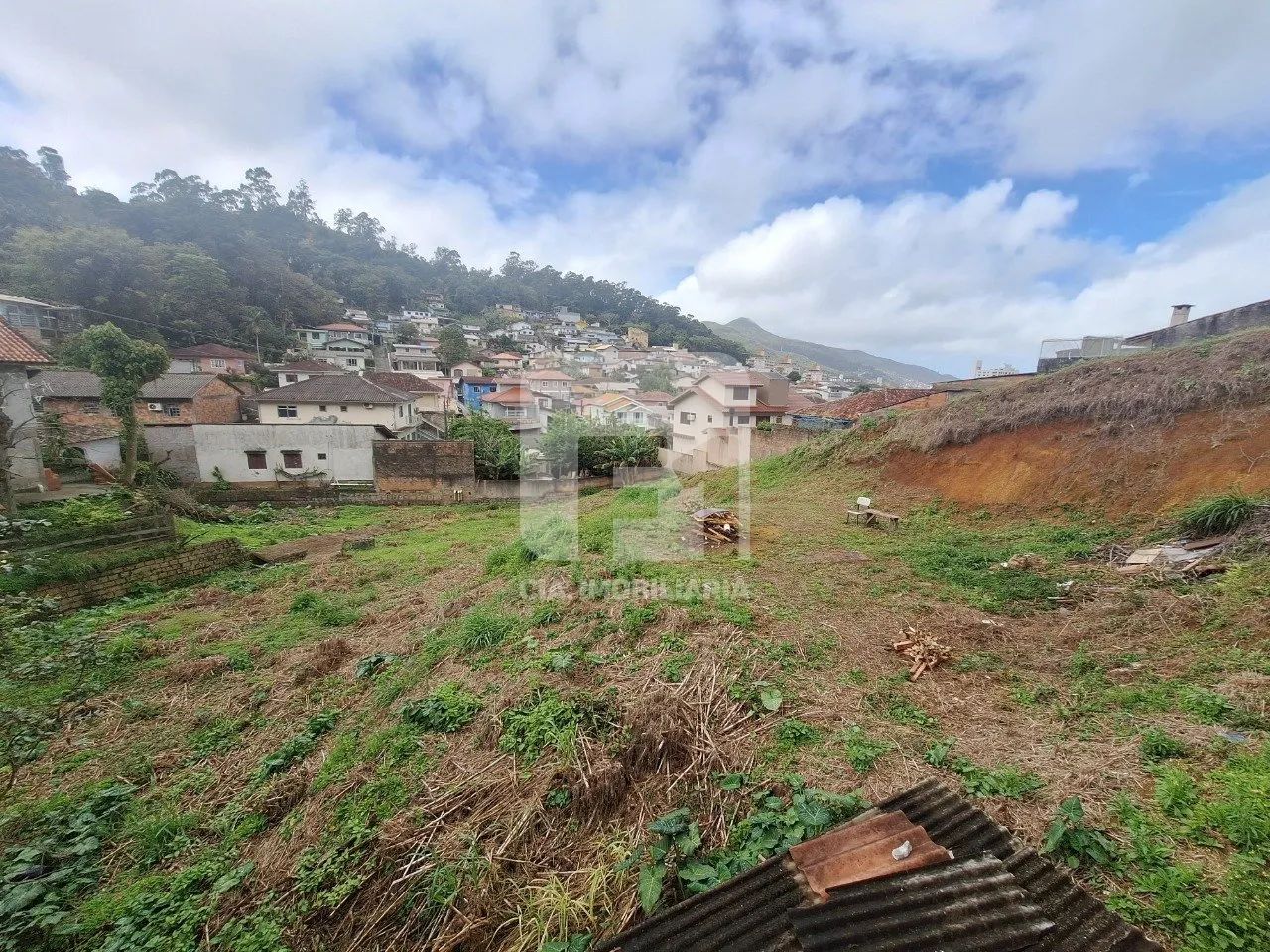 Terreno à venda no Saco dos Limões