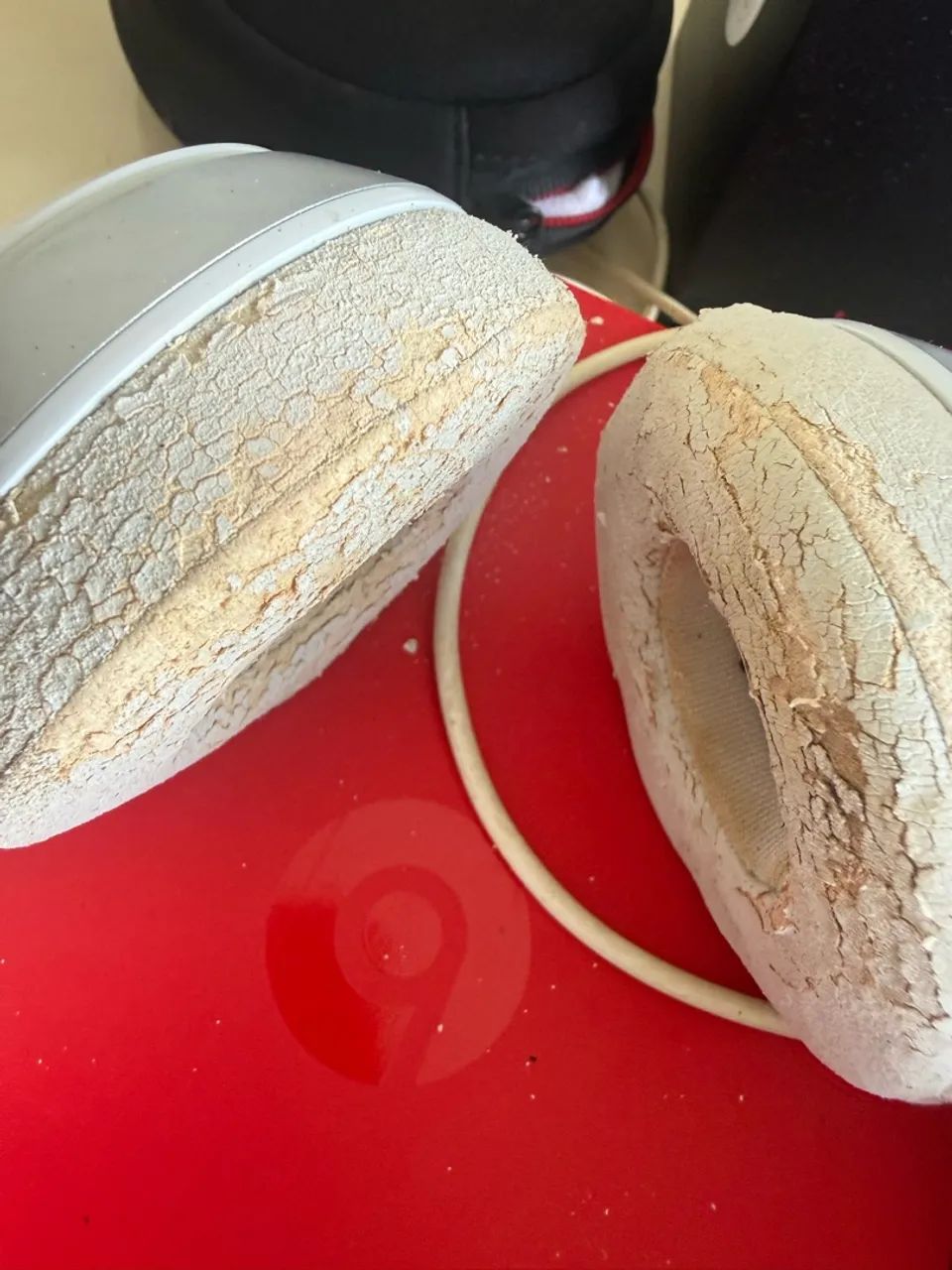 Fone Beats  precisa trocar as espumas auriculares  - Foto 4