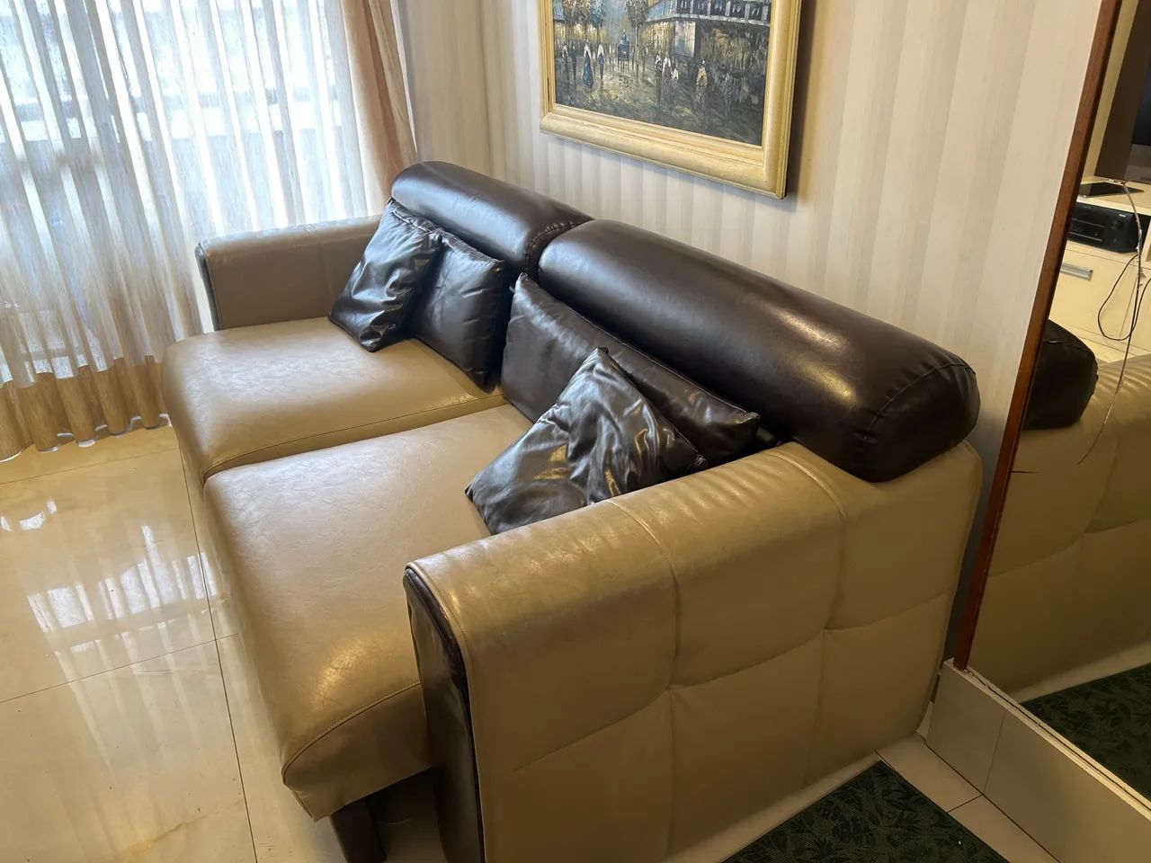 SOFA DE COURO EM PERFEITO ESTADO - Foto 5