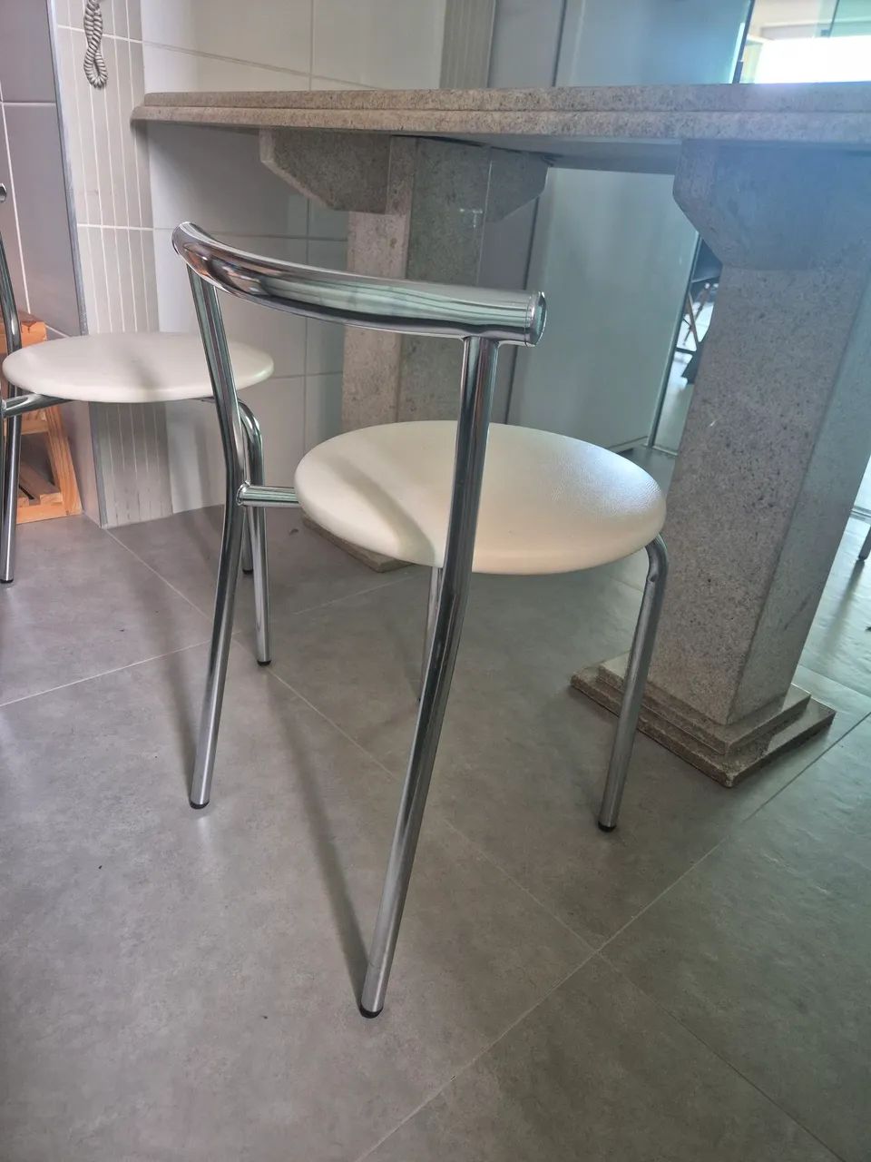 Bancos para cozinha. Conjunto com 05.