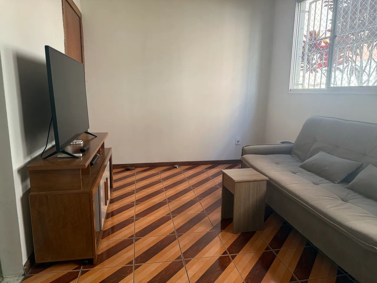 Apto mobiliado 100 metros ufmg excelente
