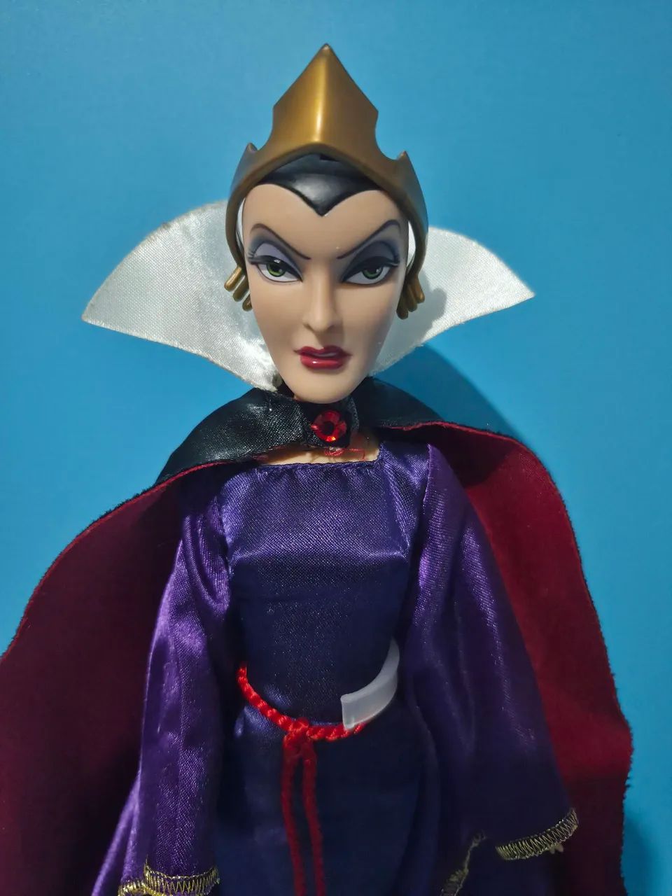 Boneca Rainha Má vilã Disney Branca de Neve - Foto 5