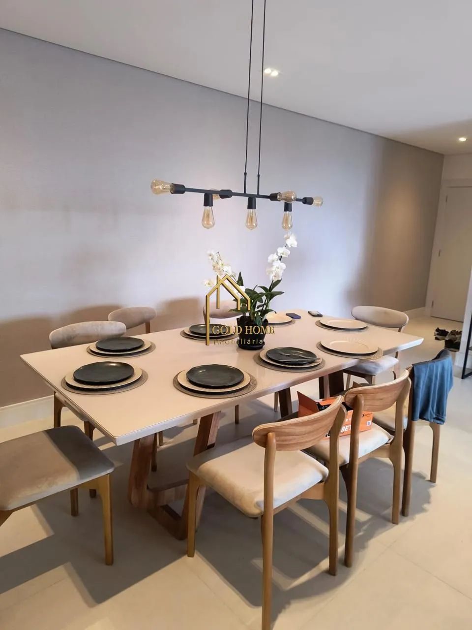 APARTAMENTO À VENDA E PARA LOCAÇÃO  EDIFÍCIO VOX