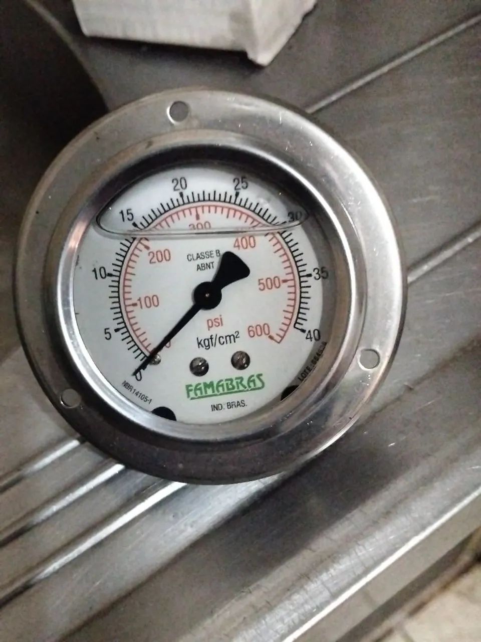 Manômetro a oleo
