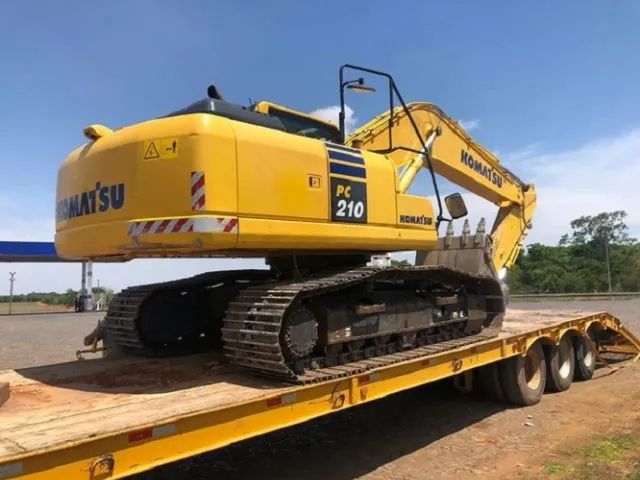 Escavadeira Komatsu PC210 ano 2020