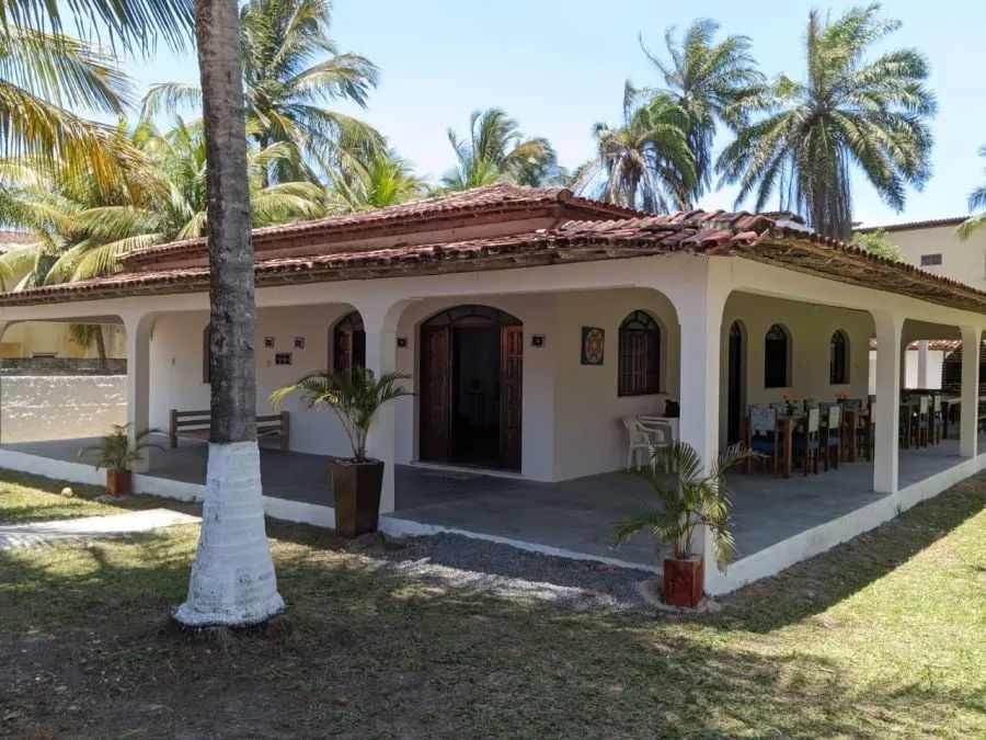 Casa de Praia com Terreno à Venda em Ilhéus