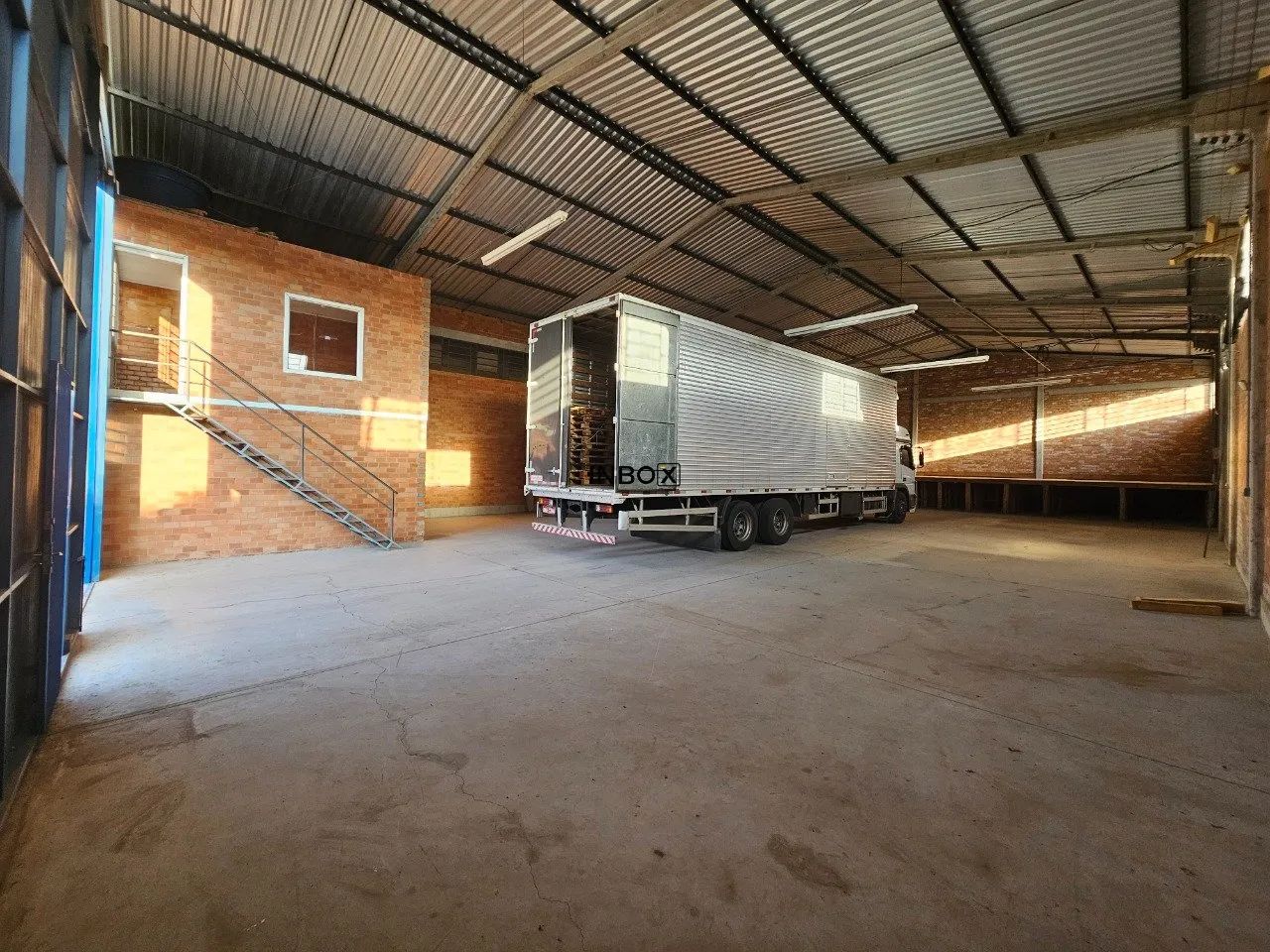 PAVILHÃO COM 500M² EM TAMANDARÉ NA CIDADE DE GARIBALDI