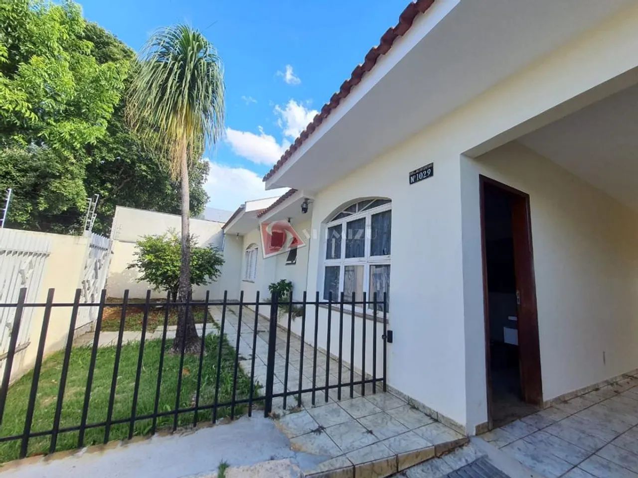 Casa à venda em Maringá, Jardim Imperial II, com 3 quartos, com 187.1 m² - Foto 2