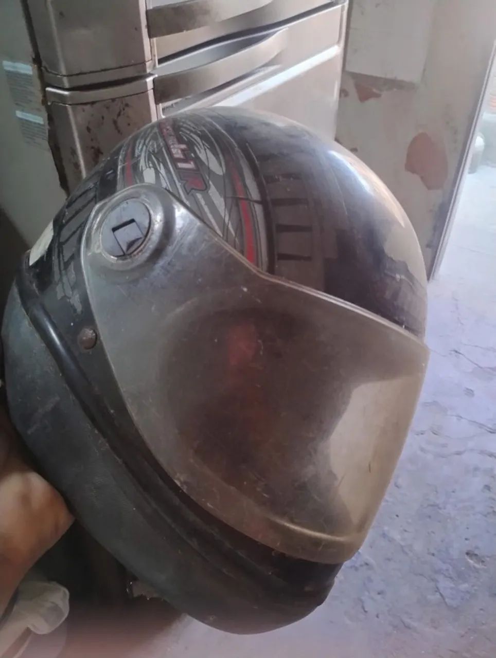 Capacete preto oferta baratinho  - Foto 3