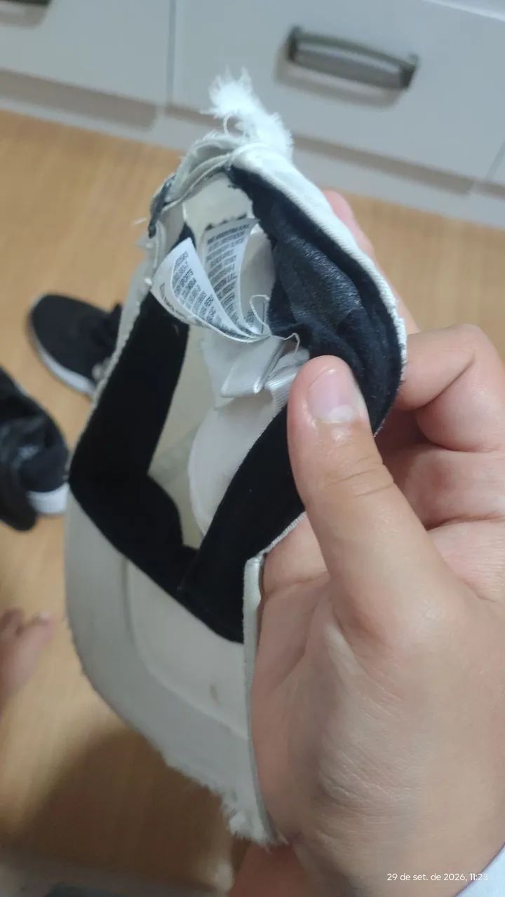 Vende-se boné Nadal dourado  - Foto 3