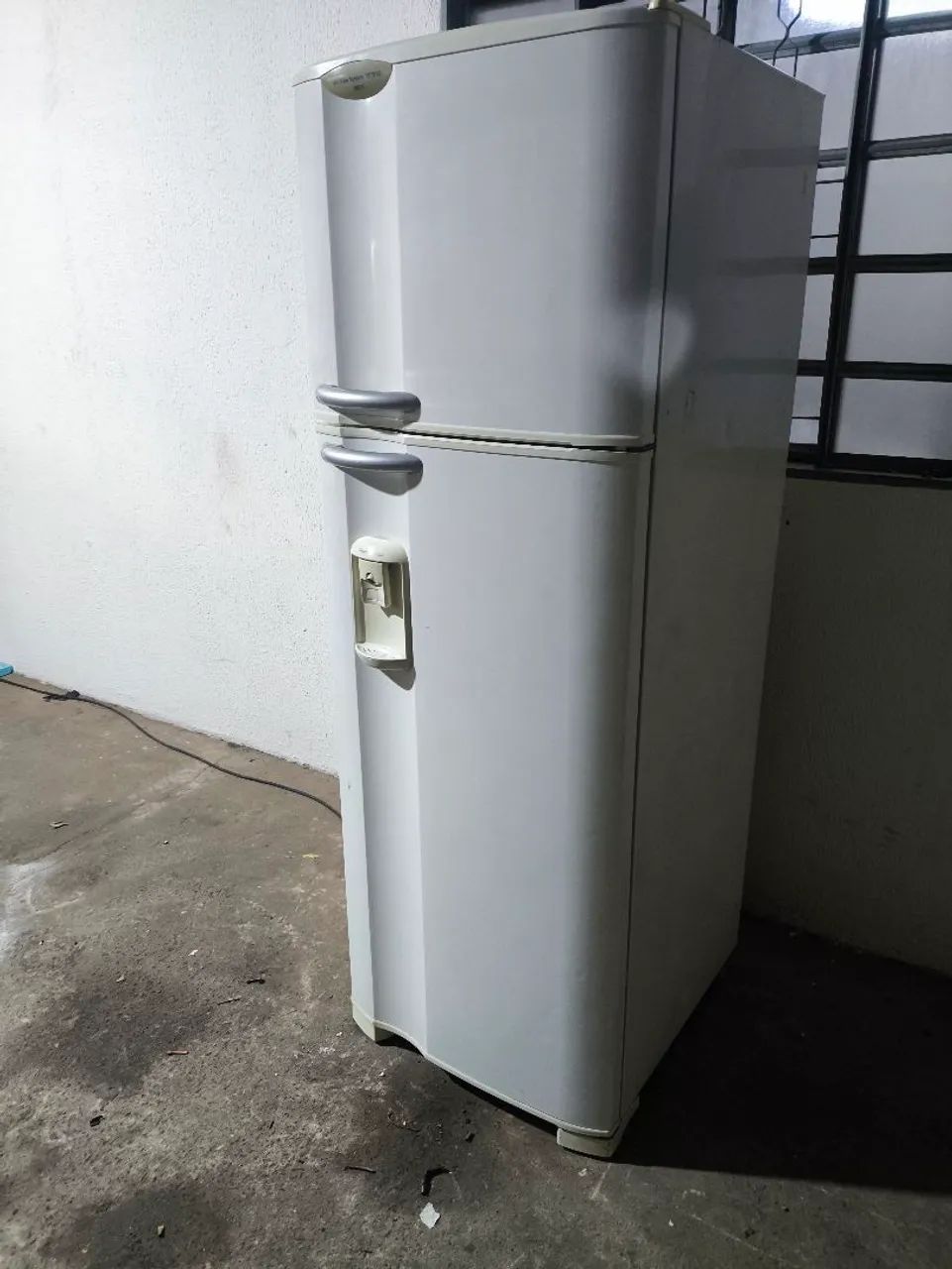 Geladeira Eletrolux 350 LT funcionando perfeitamente entrego  - Foto 2