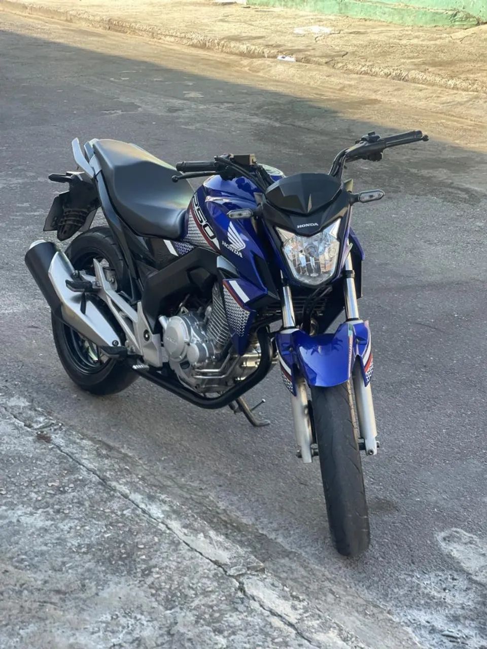 HONDA CB  TWISTER 2022