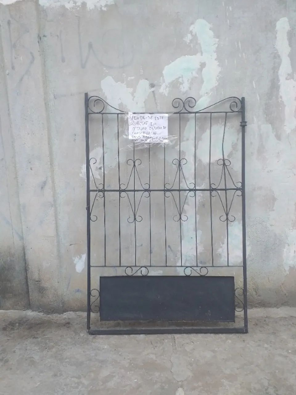 Vende-se um portão usado em ótimo estado de uso!