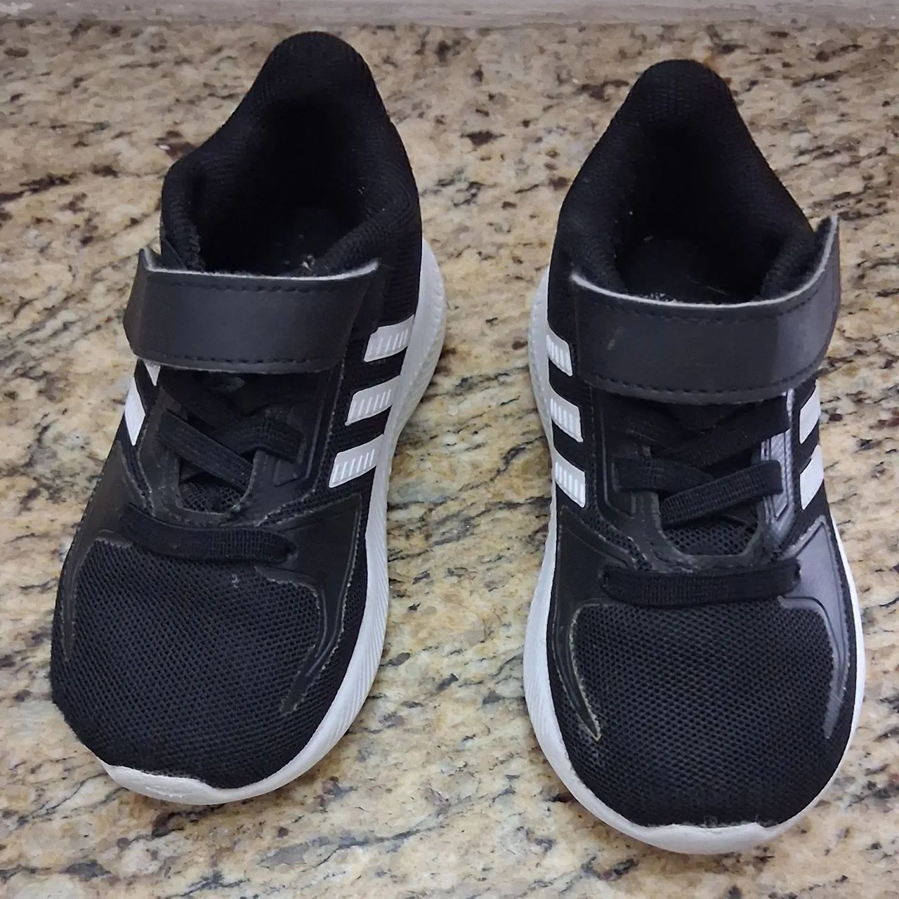 VENDO TÊNIS ADIDAS ORIGINAL - Foto 2