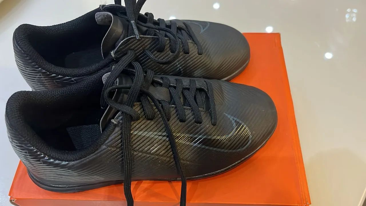 Chuteira Nike Original Futsal Seminova Muito Nova usada 2x - Foto 2