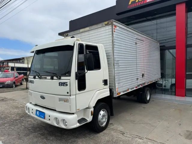 FORD CARGO 815 turbo com Baú 2004