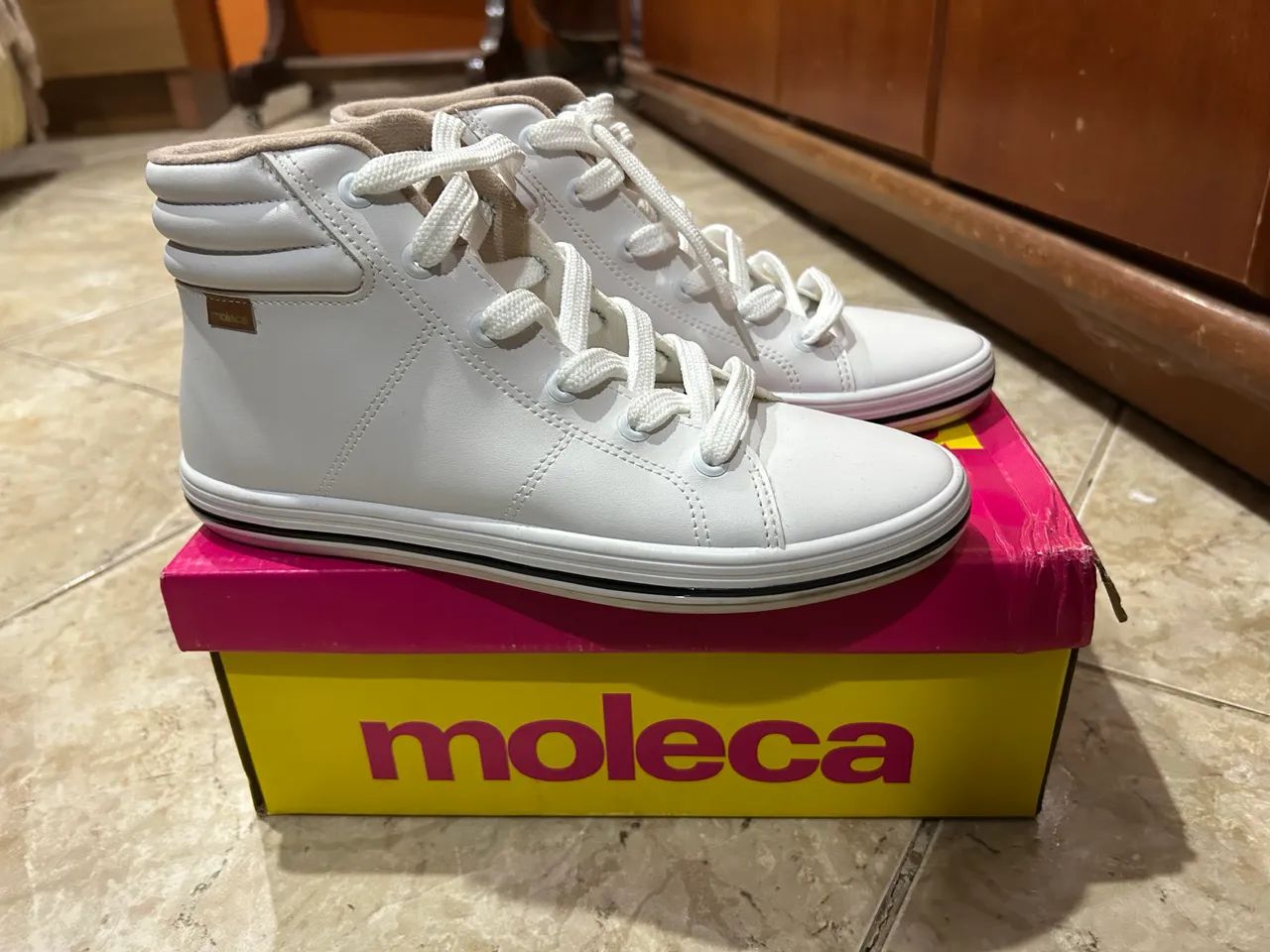 Tênis moleca cano alto